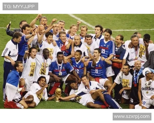 足球之夜十大球星排名揭晓 哪些球员凭实力脱颖而出成为焦点人物